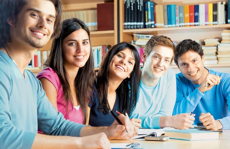 Cursos no Exterior a partir de R$360 por mês!